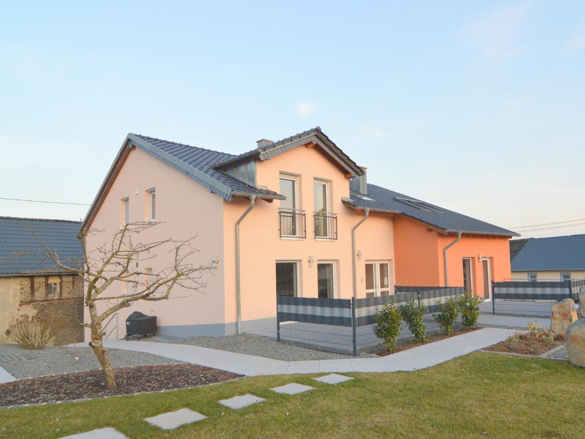 Lovely Modern Apartment With Private Terrace Ellscheid Exterior photo